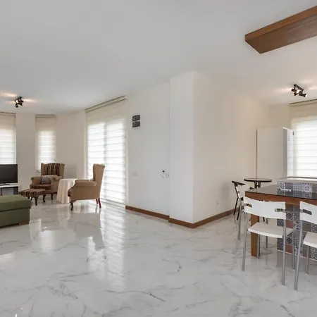 Exceptional Villa With Private Pool In Antalya באלאק