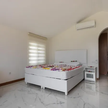 Exceptional Villa With Private Pool In Antalya